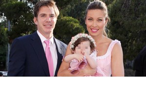 Ανθή Βούλγαρη | Οι ιδιαίτερες μπομπονιέρες από τη βάφτιση του γιου της - Το διαχρονικό παιχνίδι