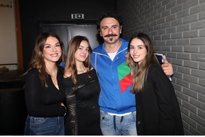 Βάσια Γκολφινοπούλου | Η τηλεοπτική "Σάντρα" μάς δείχνει το πανέμορφο γιορτινό σαλόνι της