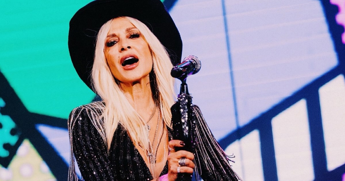 Η Άννα Βίσση αγκαλιά με τον Αντώνη Ρέμο | Η νυχτερινή έξοδος με τον Γιάννη & τη Δήμητρα Κούστα για τα γενέθλια της αδερφής της - εικόνα 9