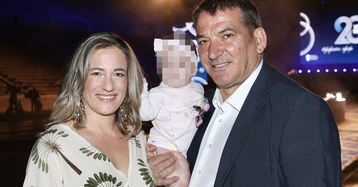 Η κόρη του Πύρρου Δήμα και της Αφροδίτης Σκαφίδα είναι ό,τι πιο cute θα δεις σήμερα | Η ανάρτηση της μαμάς της από την παραλία - εικόνα 4