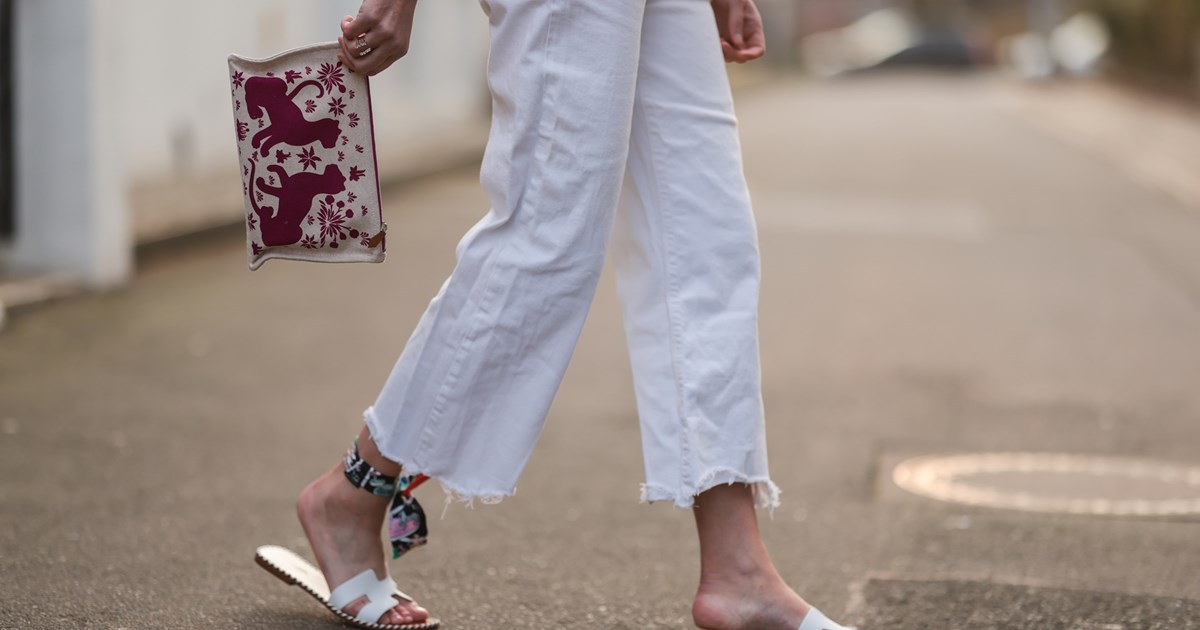 Βρήκαμε στη Regalinas τη denim φούστα που θα απογειώσει τα office looks σου - εικόνα 3