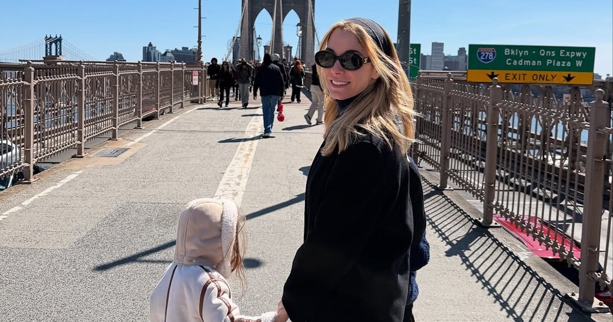 Πόσο έχουν μεγαλώσει | Η Δούκισσα Νομικού φωτογραφίζει τον Σάββα και την Αναστασία με τις ποδοσφαιρικές φανέλες τους