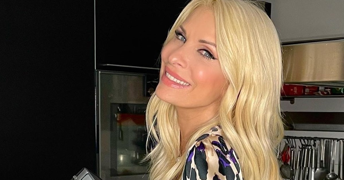 Η Τζένη Μελιτά έχει το πιο βολικό τραπεζάκι σαλονιού - Θα το βρεις στην ΙΚΕΑ και είναι σίγουρη επένδυση για το μέλλον