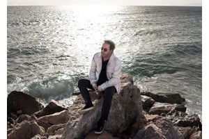 Λιόνα Βαρθακούρη | Η πρώτη τηλεοπτική εμφάνιση της εγγονής του Γιάννη Πάριου - Το ντουέτο με τον Χάρη Βαρθακούρη - εικόνα 3