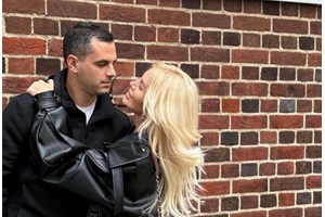 Η Κατερίνα Καινούργιου σε τρυφερές στιγμές με τον σύντροφό της και την "οικογένειά" τους