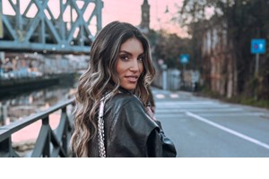 Αθηνά Οικονομάκου | "Πριν από 20 χρόνια, όταν ήρθα στην Αθήνα, ζούσα σε μικρές γκαρσονιέρες, σε διαμερίσματα περαστικά" - εικόνα 3