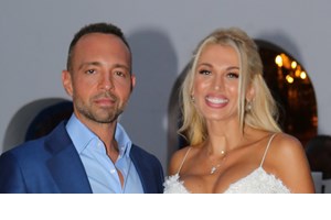 "Οικογένεια" | Η Κωνσταντίνα Σπυροπούλου ποζάρει με τους γονείς της στην πιο τρυφερή φωτογραφία