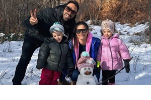 Χριστίνα Μπόμπα - Σάκης Τανιμανίδης | Οικογενειακή απόδραση στα χιόνια