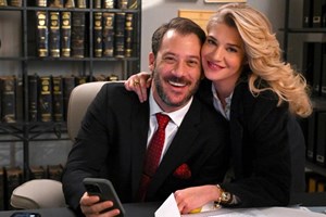 Η Τζένη Θεωνά στο πιο συγκινητικό της μήνυμα | Οι τρυφερές φωτογραφίες με τους γονείς της και τον 2 μηνών γιο της - εικόνα 3