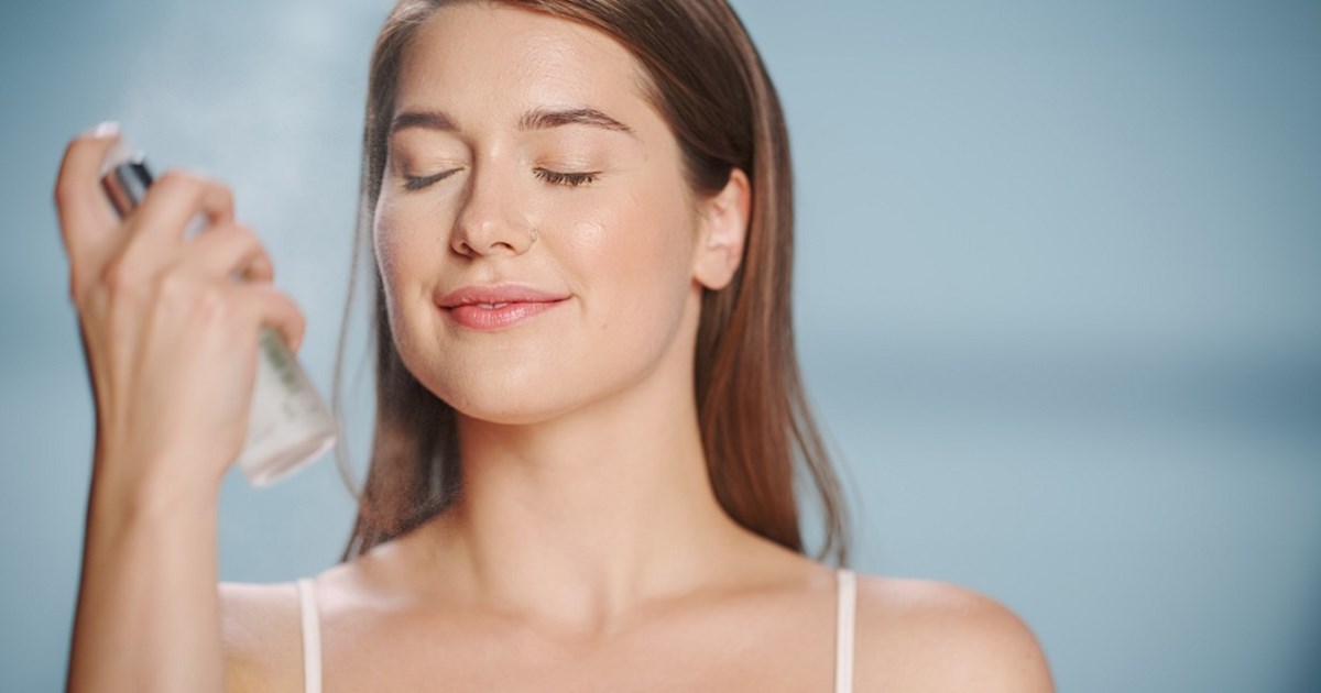 Τα καλύτερα face mists που θα βρεις στο φαρμακείο της γειτονιάς σου