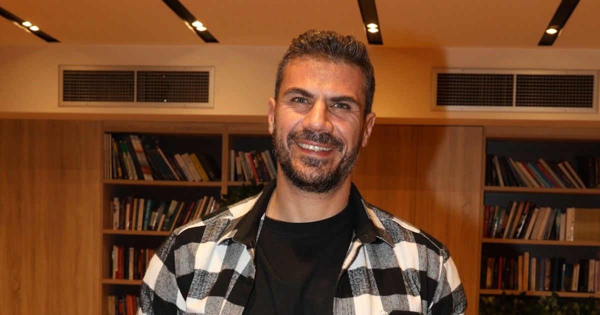 "Την κόρη του δεν την πειράζει κανείς" | Το απίστευτο περιστατικό με τον Άκη Πετρετζίκη και την Ακυλίνα στην παραλία