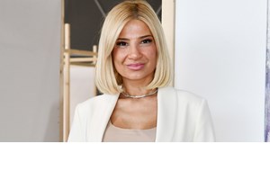 Φαίη Σκορδά | Με ελάχιστο μακιγιάζ και casual εμφάνιση στο πλατό της εκπομπής της