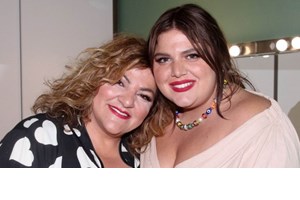 Δανάη Μπάρκα | Έτσι δείχνει την αγάπη της στις δύο πιο σημαντικές γυναίκες της ζωής της