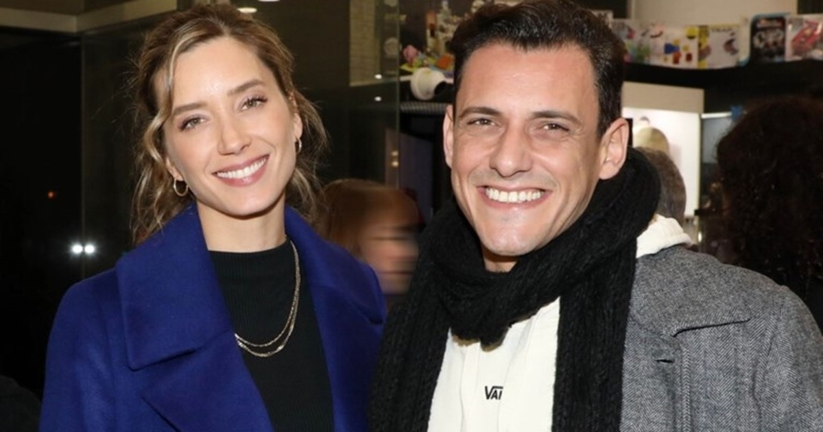 Σταύρος Σβήγκος & Γιολάντα Καλογεροπούλου | Κοινή εμφάνιση στο θέατρο με τα παιδιά τους