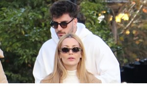 Ελένη Βουλγαράκη - Φώτης Ιωαννίδης | Πιο ερωτευμένοι από ποτέ σε παραλία της Μήλου