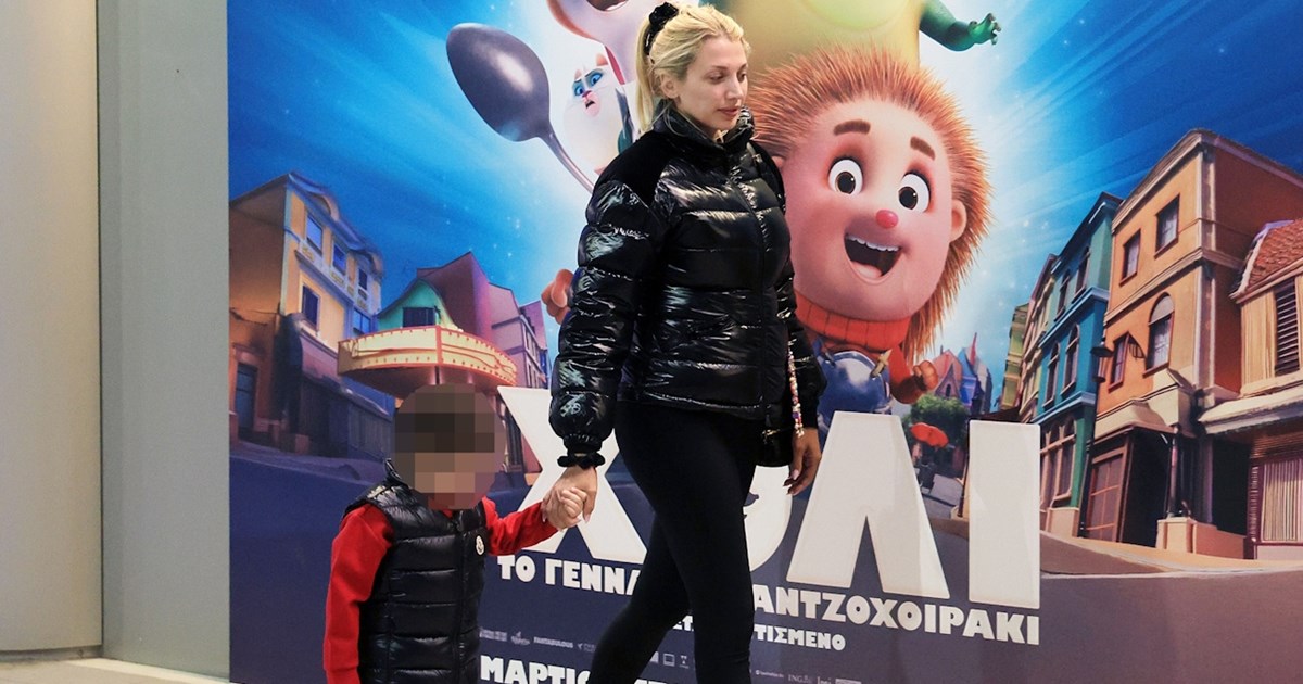 Βλάσσης Σταθοκωστόπουλος | Ο γιος της Κωνσταντίνας Σπυροπούλου έχει τις πιο cute κίτρινες γαλότσες - εικόνα 3