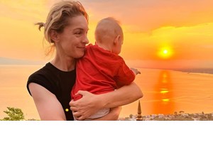 Εύα Τσιμιτσέλη | Η Βάσω Λασκαράκη φωτογραφίζει την κόρη της στην Ιταλία