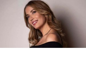 Γιώτα Τσιμπρικίδου | Σε θεατρική βραδιά με τον σύζυγό της, λίγο πριν γεννήσει - εικόνα 4