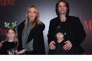 Ρούλα Ρέβη | Η σπάνια φωτογραφία με τον Αποστόλη Τότσικα από την αίθουσα τοκετού