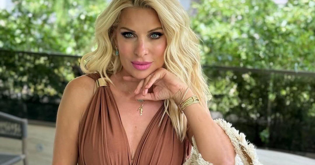 Ελένη Μενεγάκη | Με λευκή couture δημιουργία αγκαλιά με τον Σάκη Ρουβά - εικόνα 5