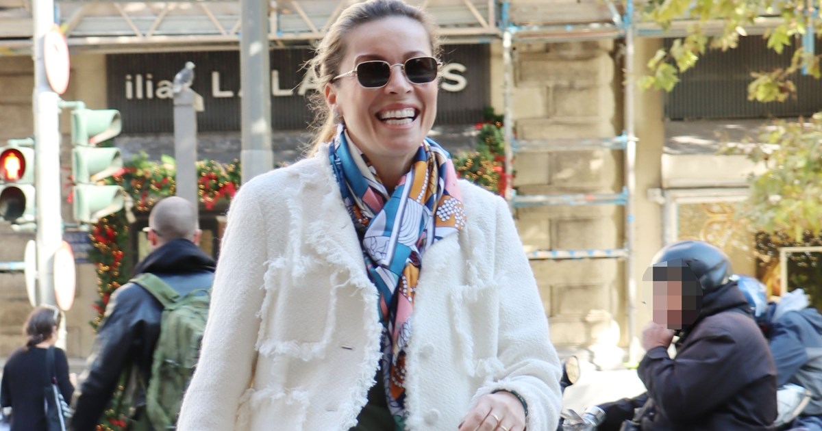 Μαριέττα Χρουσαλά | Η solo κοσμική εμφάνιση με mini black dress - εικόνα 2