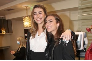 Χρύσα Μιχαλοπούλου & Κίμωνας Κουτσόπουλος | Μαμά και γιος ποζάρουν αγκαλιά ως Mickey & Minnie Mouse - εικόνα 3