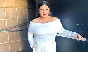 Η Μαρίνα Σπανού με oversized κοστούμι | Η μοντέρνα πινελιά στο look της