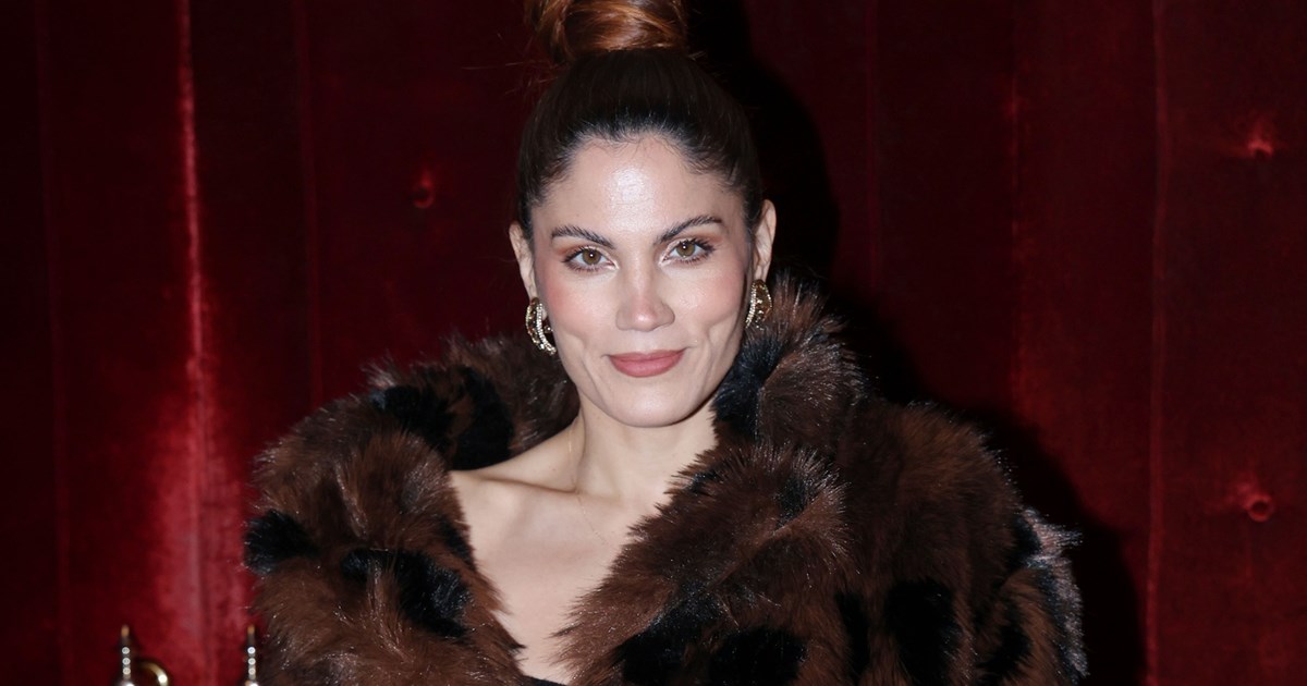 Η Σοφία Καρβέλα με τις Zara δερμάτινες μπαλαρίνες που θα φοράμε την άνοιξη