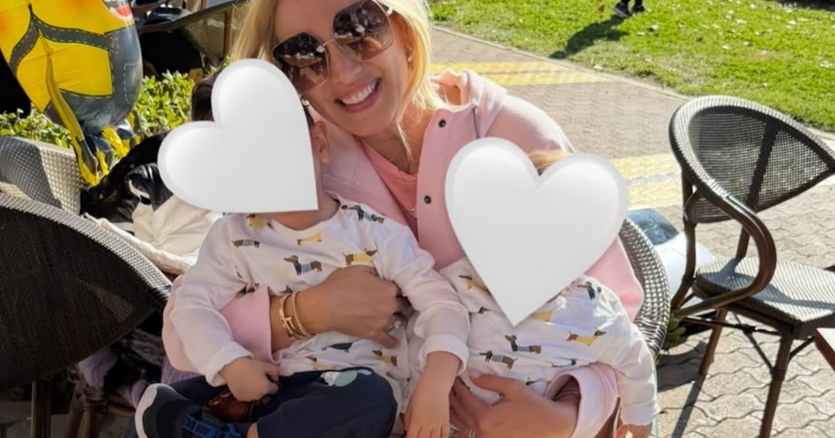 Η Κωνσταντίνα Σπυροπούλου ποζάρει με το μπικίνι της σε μια φωτογραφία τόσο όμορφη που μοιάζει με photoshop