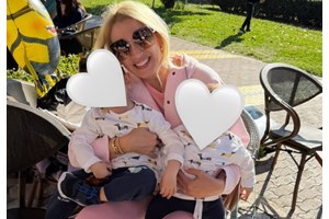 Η Κωνσταντίνα Σπυροπούλου ποζάρει με το μπικίνι της σε μια φωτογραφία τόσο όμορφη που μοιάζει με photoshop