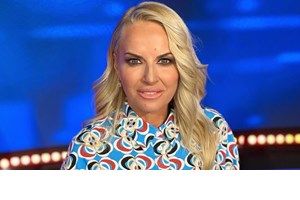 Στη Σύρο με το τέλειο μαγιό η Μαρία Μπεκατώρου | Η συνάντηση με τον Γιώργο Πρίντεζη - εικόνα 3