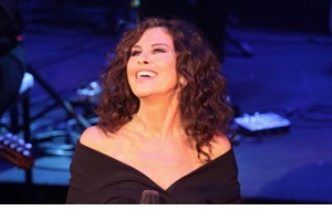 Ελευθερία Αρβανιτάκη | Η σπάνια δημόσια εμφάνιση σε πολιτιστική εκδήλωση - εικόνα 3