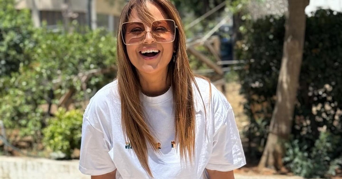 Ψάχνεις κοστούμι, αλλά όχι μαύρο; Η Ανθή Βούλγαρη φόρεσε το τέλειο από τη Mango