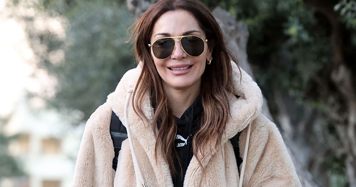 Η Κλέλια Ανδριολάτου φόρεσε με έναν πολύ ''φρέσκο'' τρόπο το λευκό παντελόνι αυτή την εποχή