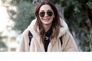 Η Κλέλια Ανδριολάτου φόρεσε με έναν πολύ ''φρέσκο'' τρόπο το λευκό παντελόνι αυτή την εποχή