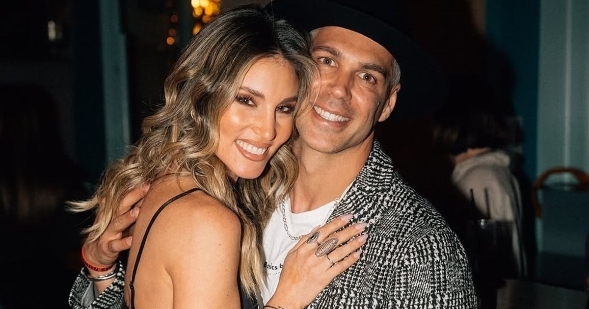 Η Δέσποινα Βανδή σε κρητικό εστιατόριο | Η μαντινάδα που της αφιέρωσαν