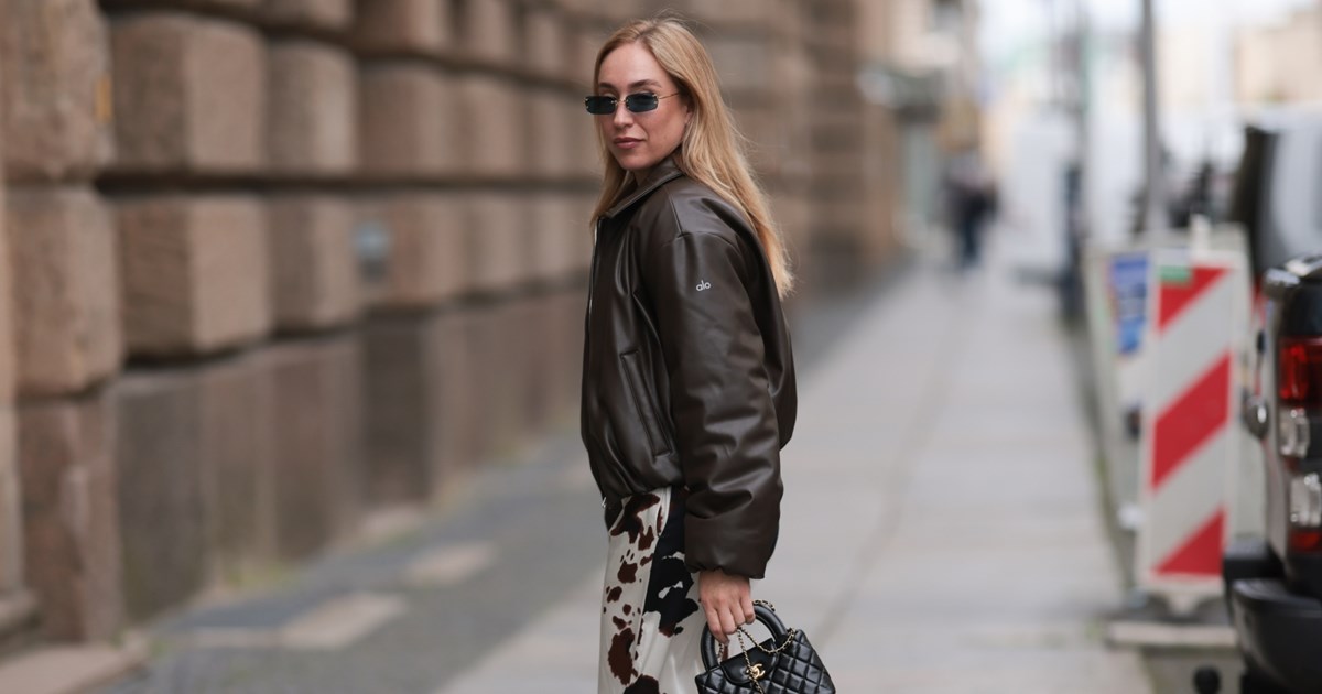 Κρυώνεις πολύ; Το καφέ oversize μπουφάν από τη Stradivarius που θα σε κρατάει πάντα ζεστή