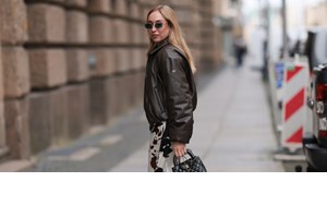 Κρυώνεις πολύ; Το καφέ oversize μπουφάν από τη Stradivarius που θα σε κρατάει πάντα ζεστή