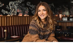 "Το Σόι Σου" | Βάσω Λασκαράκη & Μελέτης Ηλίας ποζάρουν με τις τηλεοπτικές τους κόρες στην πιο όμορφη χριστουγεννιάτικη φωτογραφία - εικόνα 2