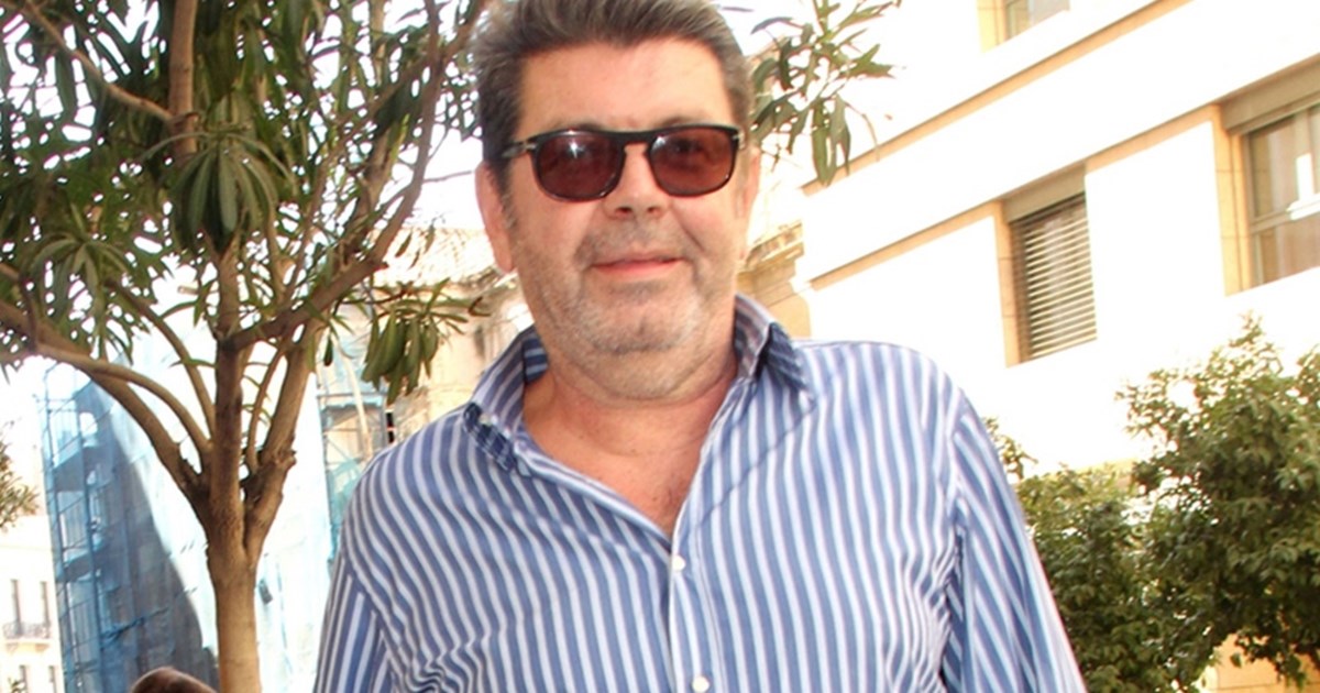 Καλεσμένη σε γάμο με τον Άγγελο της | Η Ελένη Μενεγάκη με ροζ neon φόρεμα και τη μητέρα στο πλευρό της