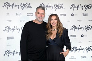 Γιώργος Νικολαΐδης | Ο γιος της Δέσποινας Βανδή μπήκε στην κουζίνα και έφτιαξε τα πιο νόστιμα μελομακάρονα