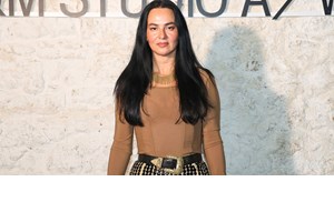 Ζενεβιέβ Μαζαρί | Με total black σύνολο στα γενέθλια του συνεργάτη της στο GNTM, Έντι Γαβριηλίδη