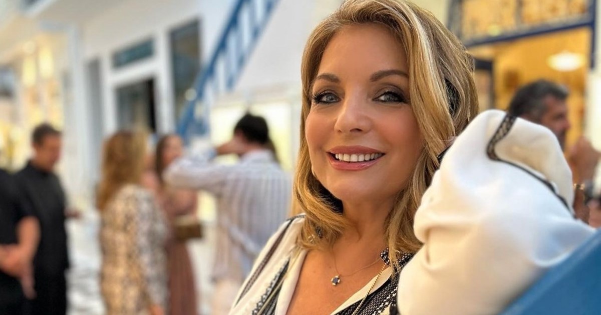 Η Άντζελα Γκερέκου υιοθέτησε το νεανικό makeup trend που λίγες γυναίκες άνω των 60 θα τολμούσαν