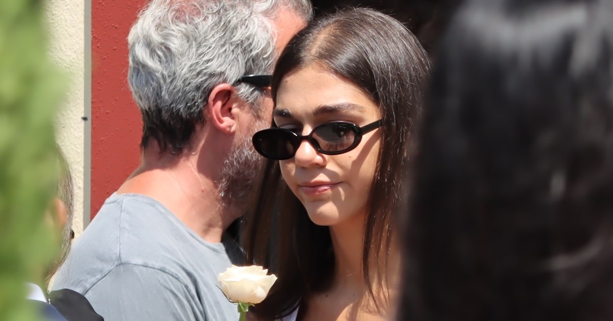 Γιορτάζει η Μελίνα Νικολαΐδη | Η βραδινή εμφάνιση με glamorous total white look - εικόνα 6