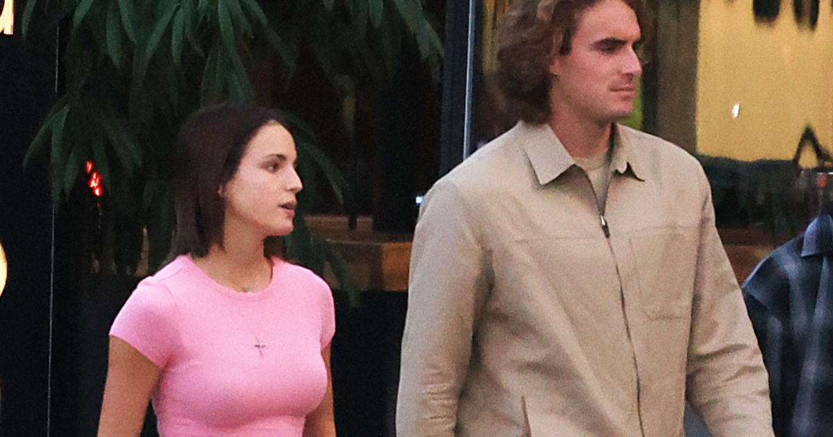 Στέφανος Τσιτσιπάς | Η οικογενειακή έξοδος στο γήπεδο μετά την αφαίρεση του διπλώματός του - εικόνα 5