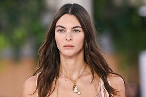 Αυτή η mascara κοστίζει λιγότερο από 8 ευρώ και χαρίζει θεϊκές βλεφαρίδες - εικόνα 2