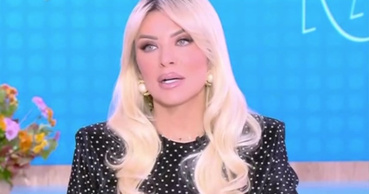 Η Κατερίνα Καινούργιου μπήκε κιόλας σε christmas mood | To τεράστιο δέντρο και το αινιγματικό της μήνυμα - εικόνα 5