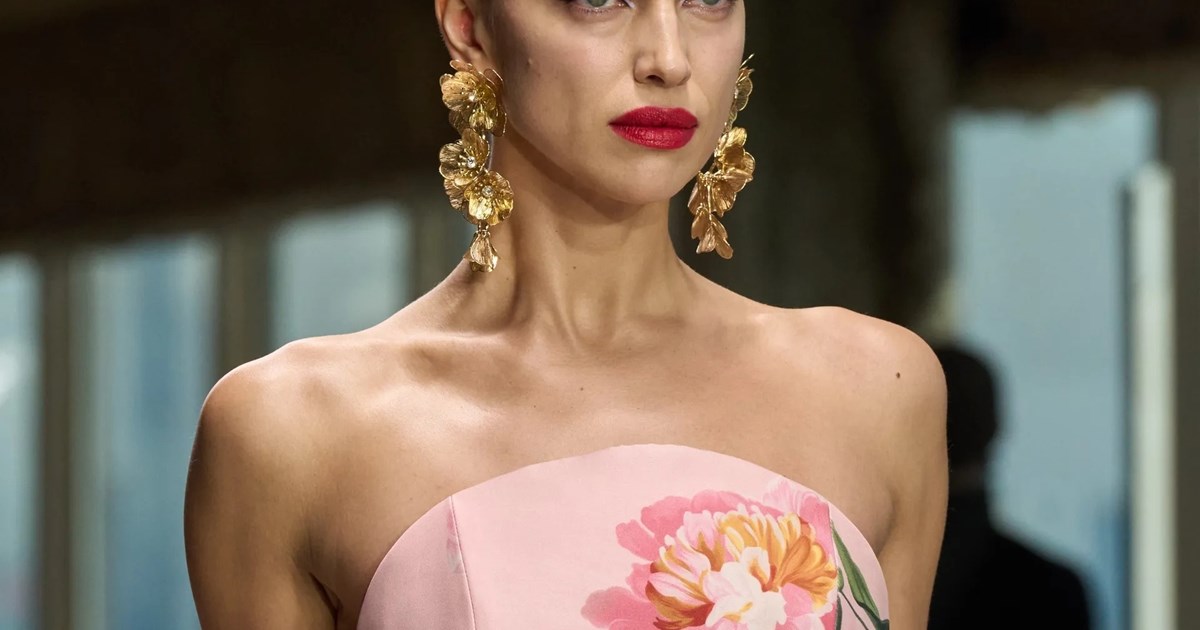 To εύκολο makeup hack από τα catwalks που κάνει τα χείλη να δείχνουν μεγαλύτερα και πιο σαρκώδη