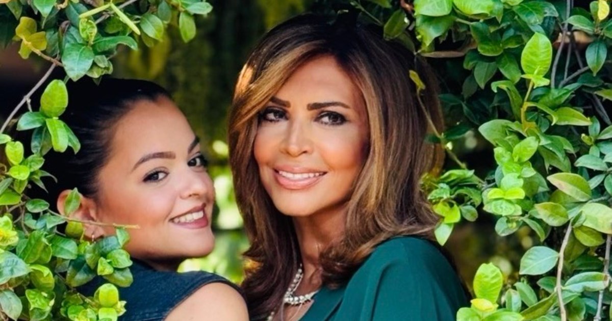 Μιμή & Μαριτίνα Ντενίση | Αγκαλιά στους δρόμους του Παρισιού με υπέροχα χειμερινά outfits - εικόνα 2