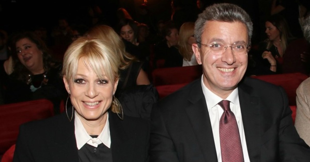 Στο πανέμορφα στολισμένο σπίτι του Νίκου Χατζηνικολάου και της Κρίστης Τσολακάκη | Η παραμυθένια χριστουγεννιάτικη γωνιά - εικόνα 2